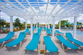 Gorgeous 5Bd w Private Pool Windsor Westside 8893