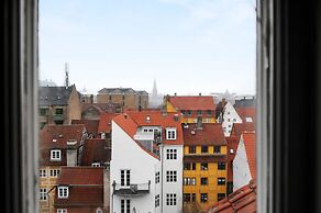The Apartment Upstairs Canal Penthouse in Copenhagen
