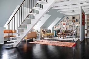 The Apartment Upstairs Canal Penthouse in Copenhagen