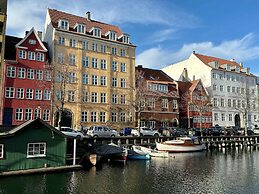 The Apartment Upstairs Canal Penthouse in Copenhagen