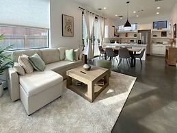 Modern Home Near the University of Texas