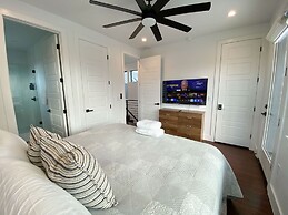 Modern Home Near the University of Texas