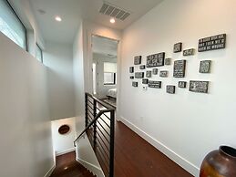 Modern Home Near the University of Texas