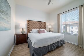 Pool View Penthouse 3 Bedroom Condo