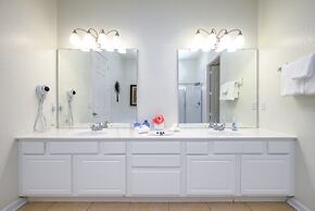 Pool View Penthouse 3 Bedroom Condo