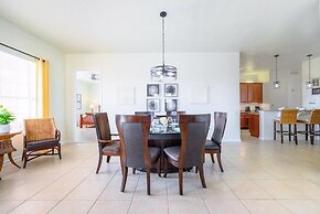 Pool View Penthouse 3 Bedroom Condo