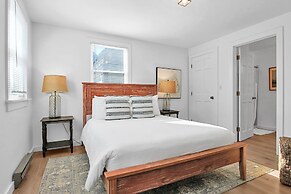 Charming 3br Home In Nantucket's Natural Beauty 3 Bedroom Home