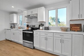 Charming 3br Home In Nantucket's Natural Beauty 3 Bedroom Home