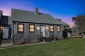 Charming 3br Home In Nantucket's Natural Beauty 3 Bedroom Home