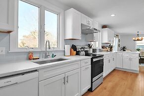 Charming 3br Home In Nantucket's Natural Beauty 3 Bedroom Home