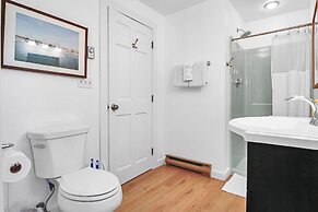 Charming 3br Home In Nantucket's Natural Beauty 3 Bedroom Home