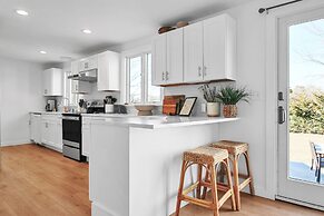 Charming 3br Home In Nantucket's Natural Beauty 3 Bedroom Home