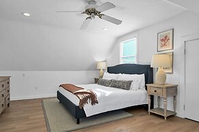 Charming 3br Home In Nantucket's Natural Beauty 3 Bedroom Home