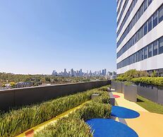 Oaks Melbourne Flemington Suites