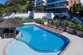 Apto vista mar 4 dormitórios e piscina