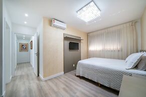 Apto vista mar 4 dormitórios e piscina