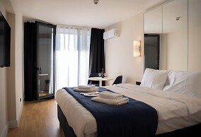 D2 Orbi City Apartments