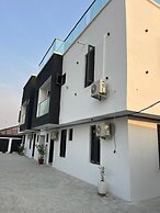 KOZY APARTMENT & LOUNGE