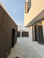 KOZY APARTMENT & LOUNGE