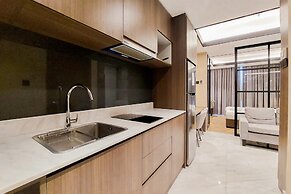 Modern Sophisticated 1Br At The Smith Alam Sutera Apartment