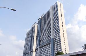 Functional 2Br At Tifolia Apartment