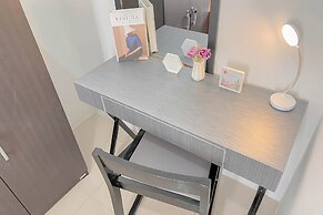 Minimalist 1Br Apartment At Vittoria Residence