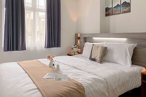 Warm And Comfortable 1Br Apartment At Vittoria Residence