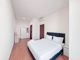 Homey And Simply 3Br At Grand Sungkono Lagoon Apartment
