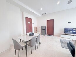 Homey And Simply 3Br At Grand Sungkono Lagoon Apartment