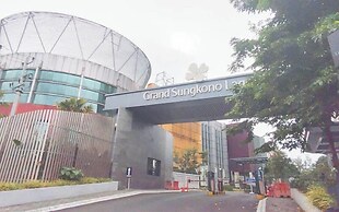 Homey And Simply 3Br At Grand Sungkono Lagoon Apartment