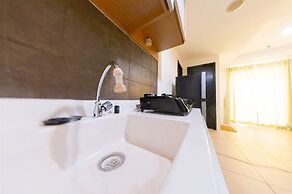 Lovely 2Br Apartment At Belmont Residence Puri