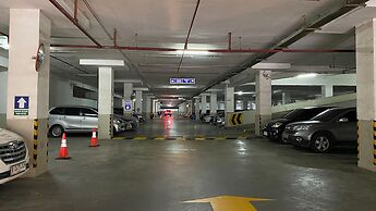 Stunning Studio At Paramount Skyline Apartment