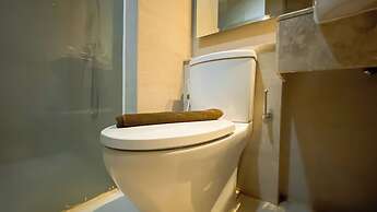 Cozy And Best Location 1Br Gold Coast Apartment