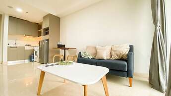 Cozy And Best Location 1Br Gold Coast Apartment