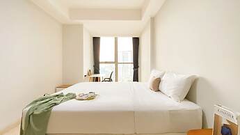 Cozy And Best Location 1Br Gold Coast Apartment