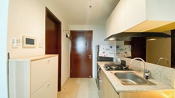 Homey Living Studio At West Vista Apartment