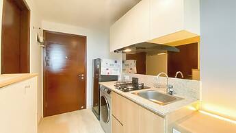 Homey Living Studio At West Vista Apartment