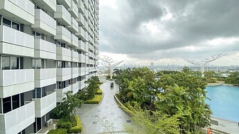 Homey Living Studio At West Vista Apartment