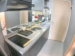 Minimalist And Cozy Studio Bale Hinggil Apartment