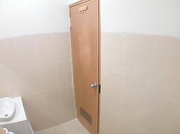 Minimalist And Cozy Studio Bale Hinggil Apartment