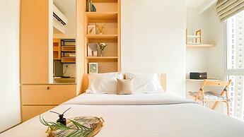 Nice And Comfy Studio At Tokyo Riverside Pik 2 Apartment