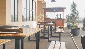 Homey & Restful Studio At Tamansari Panoramic Apartment