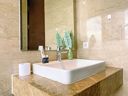 Spacious 3Br With Private Lift At Menteng Park Apartment