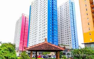 Comfy 2Br Near Mall At Green Pramuka City Apartment