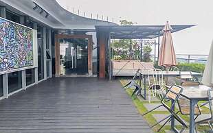 Cozy And Warm Studio Room At Uttara The Icon Apartment