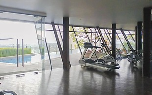 Cozy And Warm Studio Room At Uttara The Icon Apartment