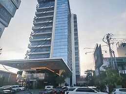 Cozy And Warm Studio Room At Uttara The Icon Apartment