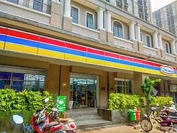 Comfort 2Br At 7Th Floor Podomoro Golf View Apartment