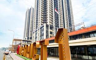 Spacious And Comfy 2Br With Extra Room Apartment At Meikarta