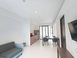 Scenic And Comfortable 2Br (No Kitchen) Apartment At Skales Residence 